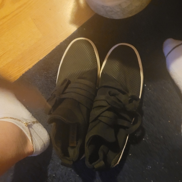 Runners - Picture 1 of 8